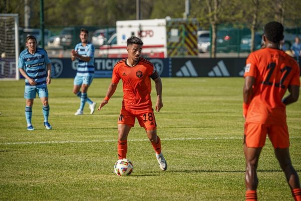 Dynamo 2 Collapse Against Sporting KC II