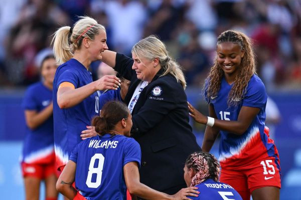 Emma Hayes Fulfills Her Late Father’s Dreams, Wins Gold With This Young USWNT Squad